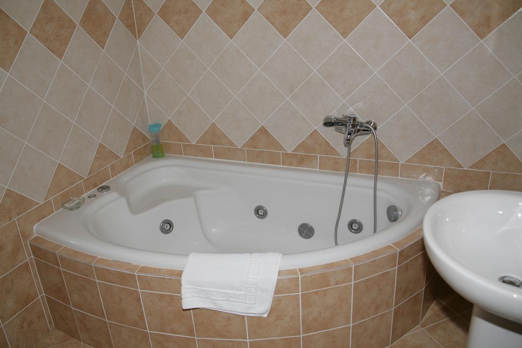Elanthi Hostel Kastoria Room photo